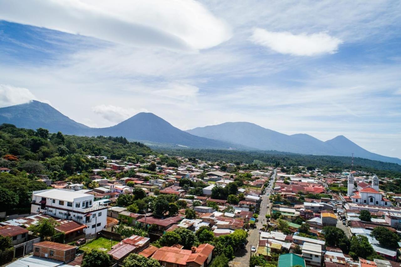 Vista Los Volcanes Hotel Y Restaurante Хуаюа Экстерьер фото
