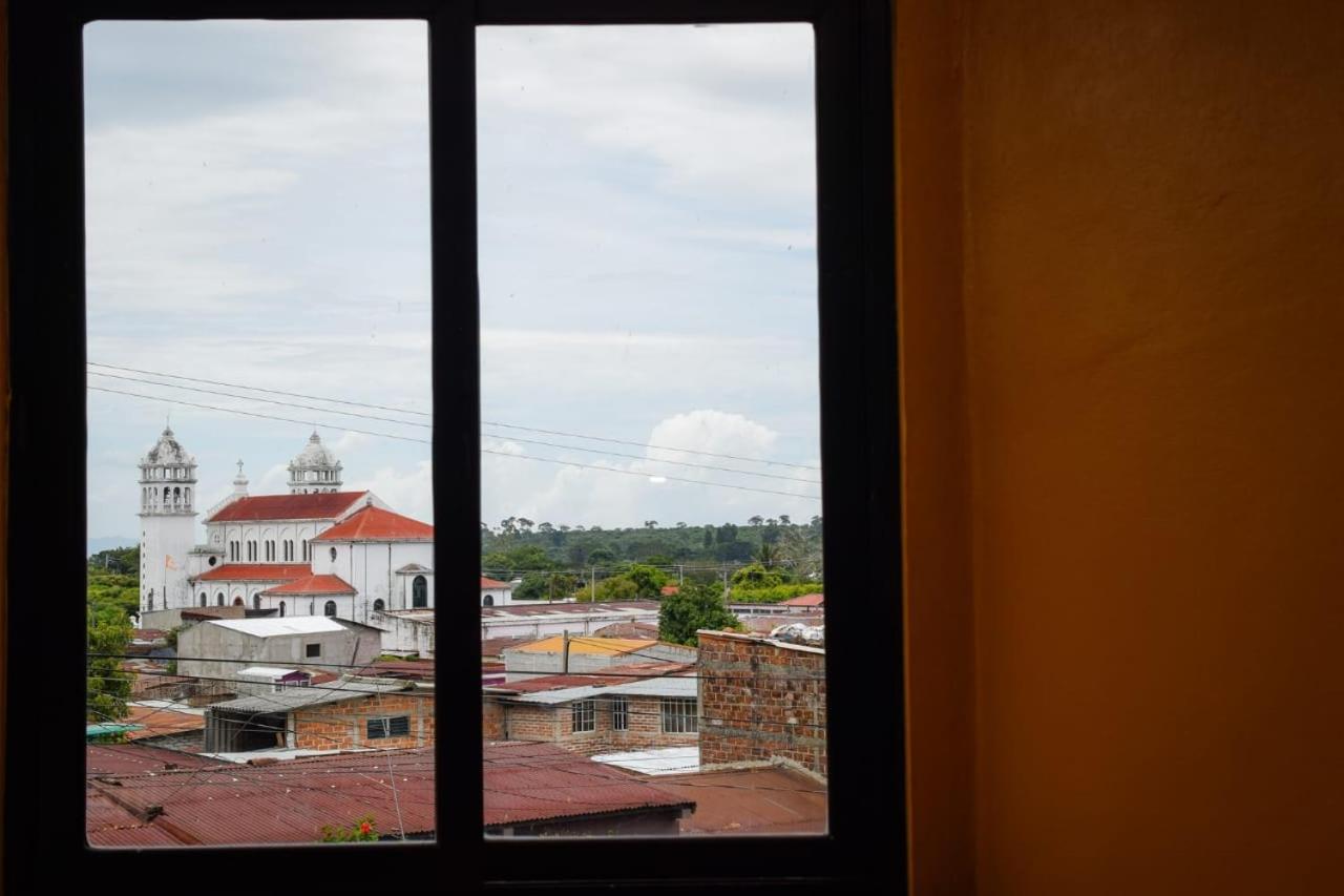 Vista Los Volcanes Hotel Y Restaurante Хуаюа Экстерьер фото
