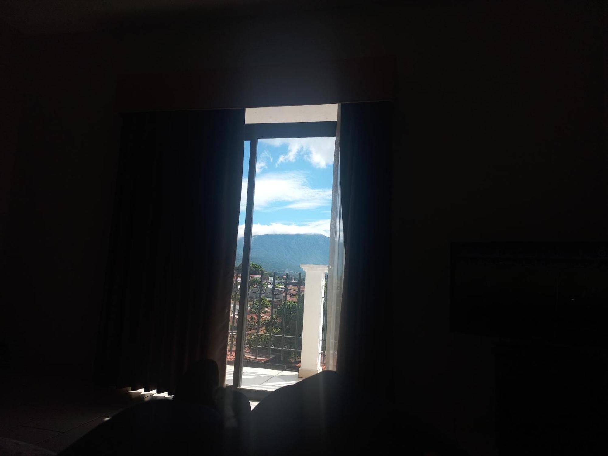 Vista Los Volcanes Hotel Y Restaurante Хуаюа Экстерьер фото