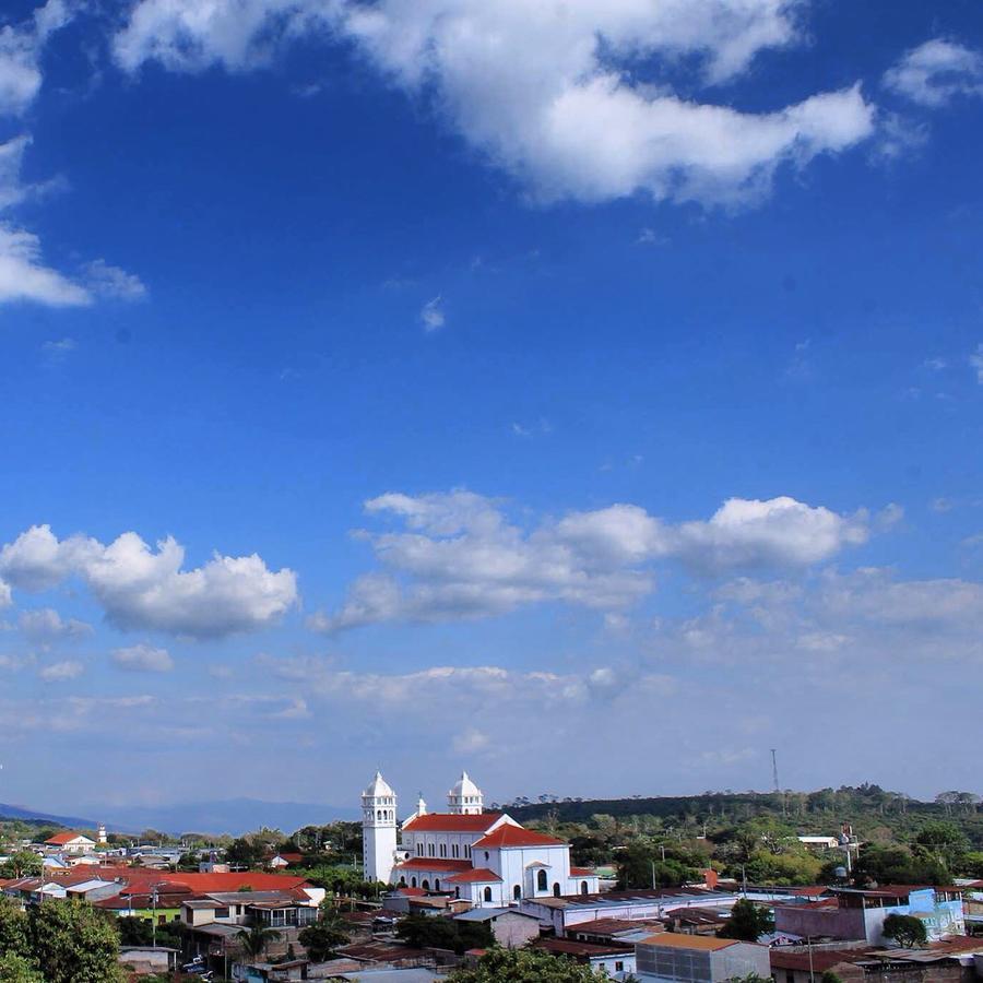 Vista Los Volcanes Hotel Y Restaurante Хуаюа Экстерьер фото