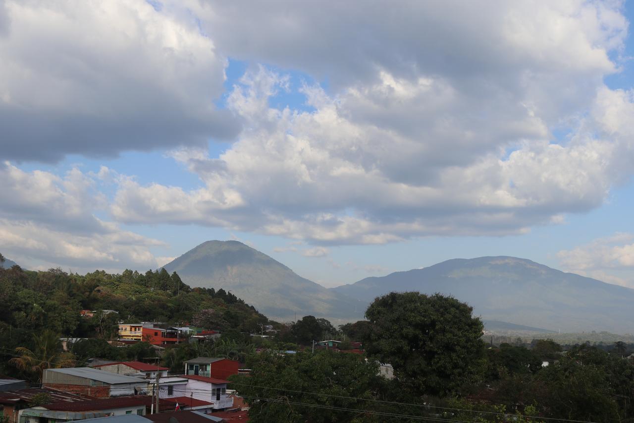 Vista Los Volcanes Hotel Y Restaurante Хуаюа Экстерьер фото